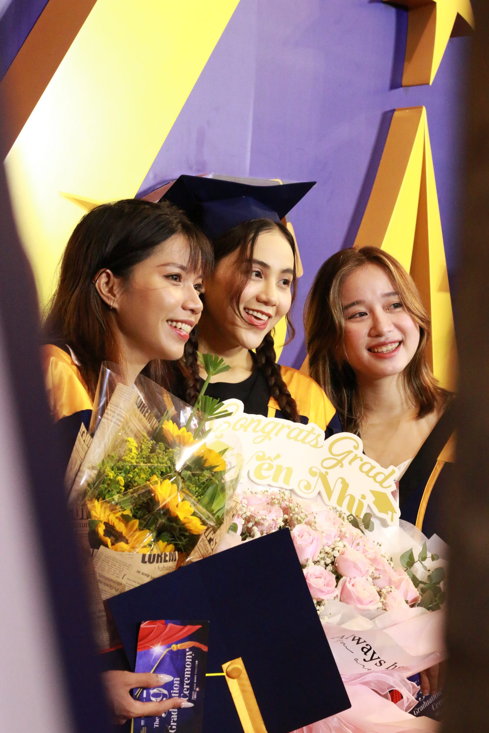 Lễ tốt nghiệp đầy cảm xúc của 700 Tân khoa HSU